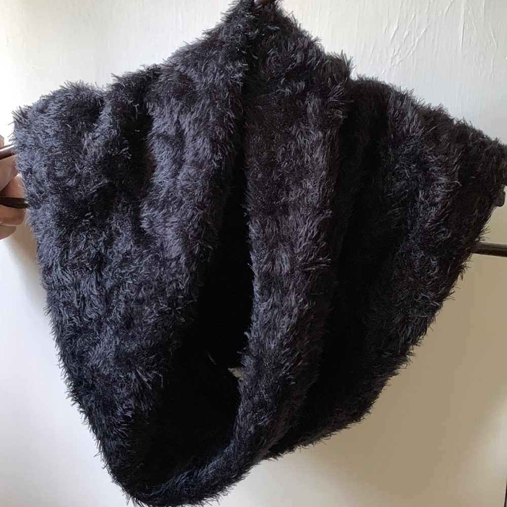 Nic+Zoe Black Infinity Scarf